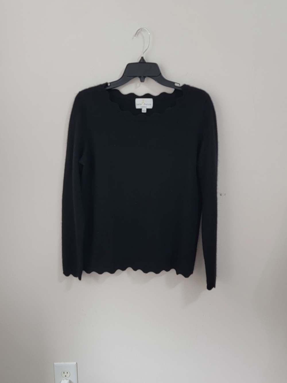 Scalloped Crewneck Sweater in Black Cashmere